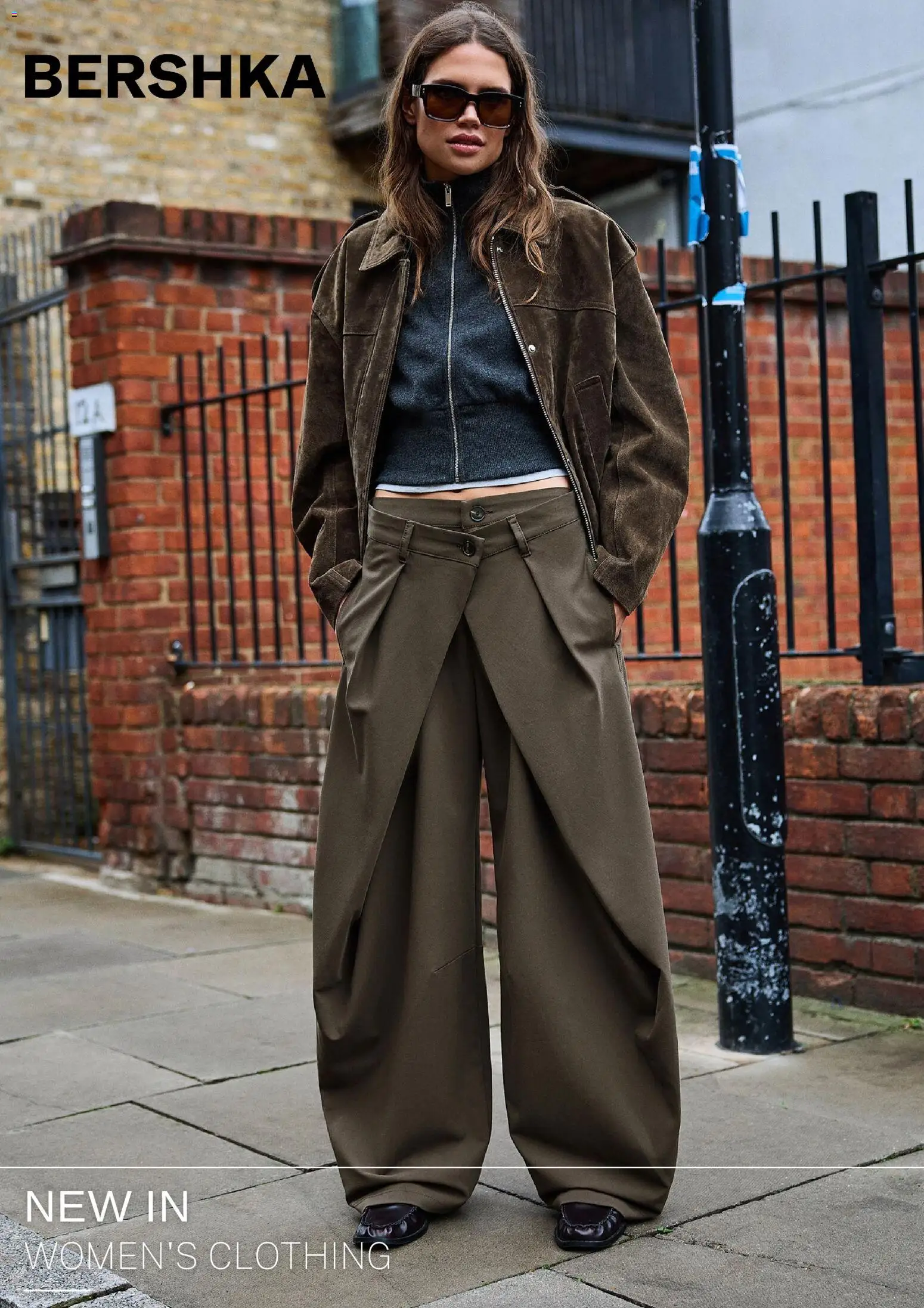 Pogląd gazetki "Women" ze sklepu Bershka ważnej od 06.01.2026